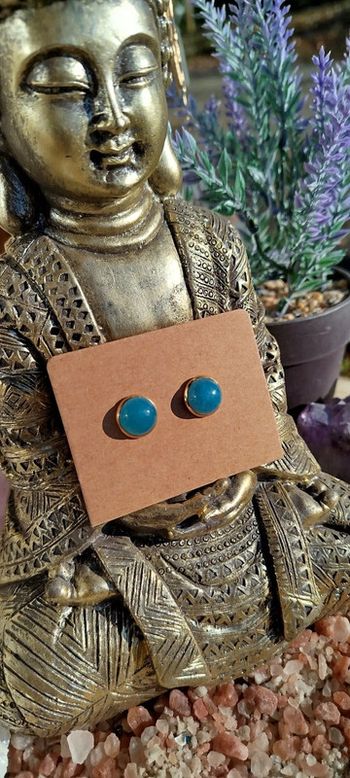 Clous 18 carats en véritable Aigue-marine