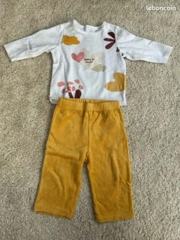 Pyjama d'hiver deux pièces en velours bébé fille - 12 mois