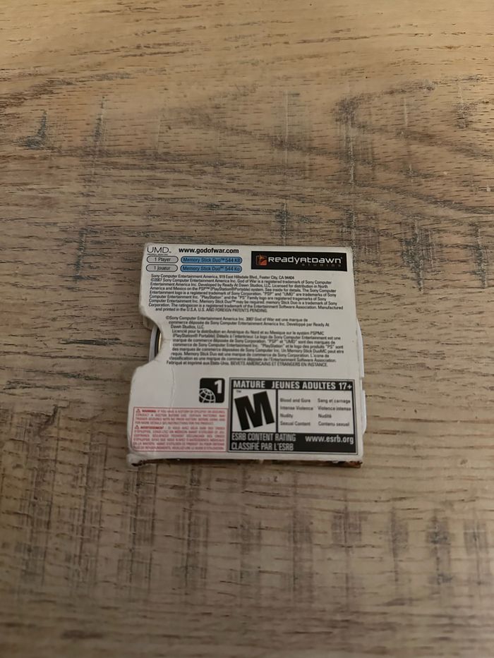 Psp god of war édition limitée US - photo numéro 2