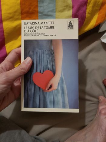 Livre le mec de la tombe d'à côté tbe