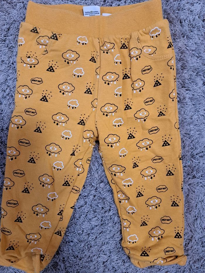 Lot Pantalons fille 12 mois - photo numéro 3