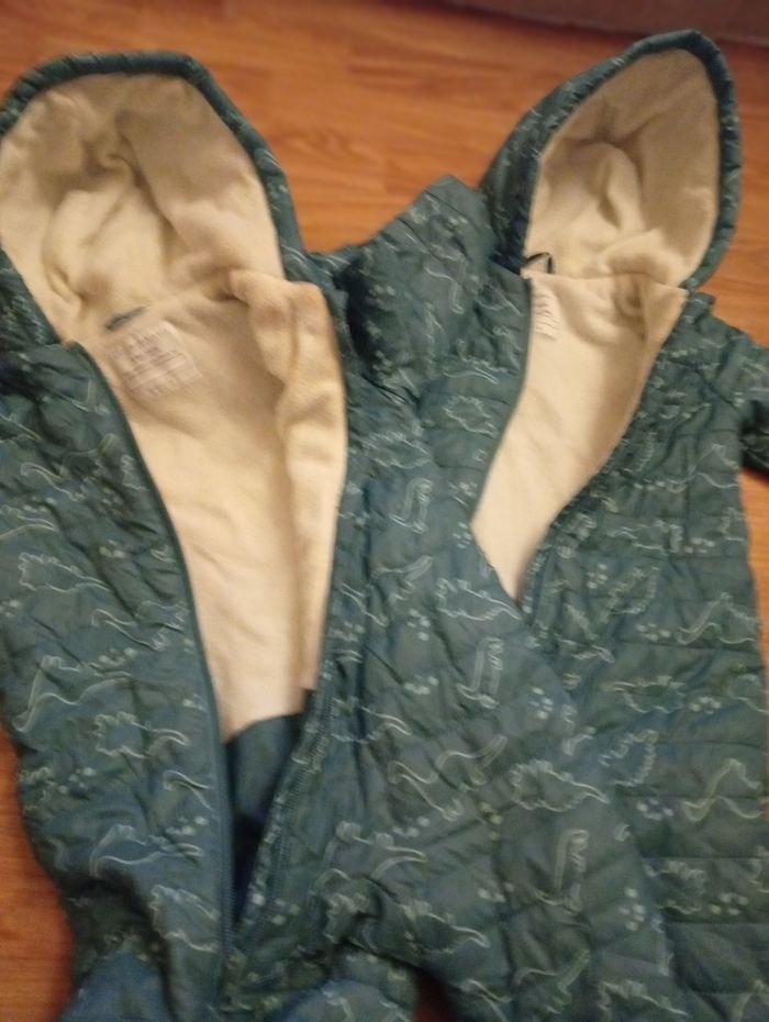 Lot vêtements 6-9 mois (42 pièces) - photo numéro 4