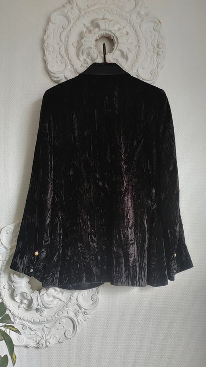 Veste en velours noir broche en perle - photo numéro 7