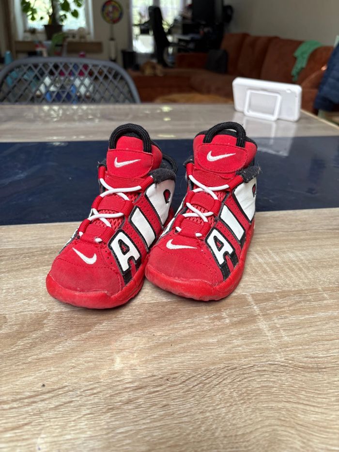 Basket Nike uptempo pointure 23.5