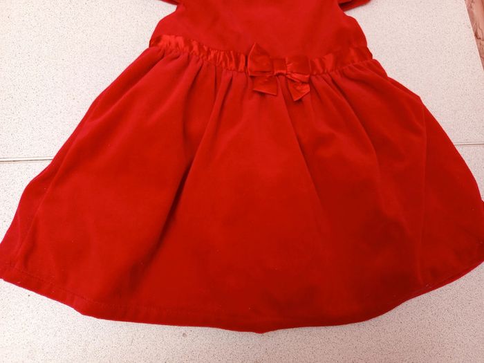 Robe rouge de Noël taille 12/18mois - photo numéro 3