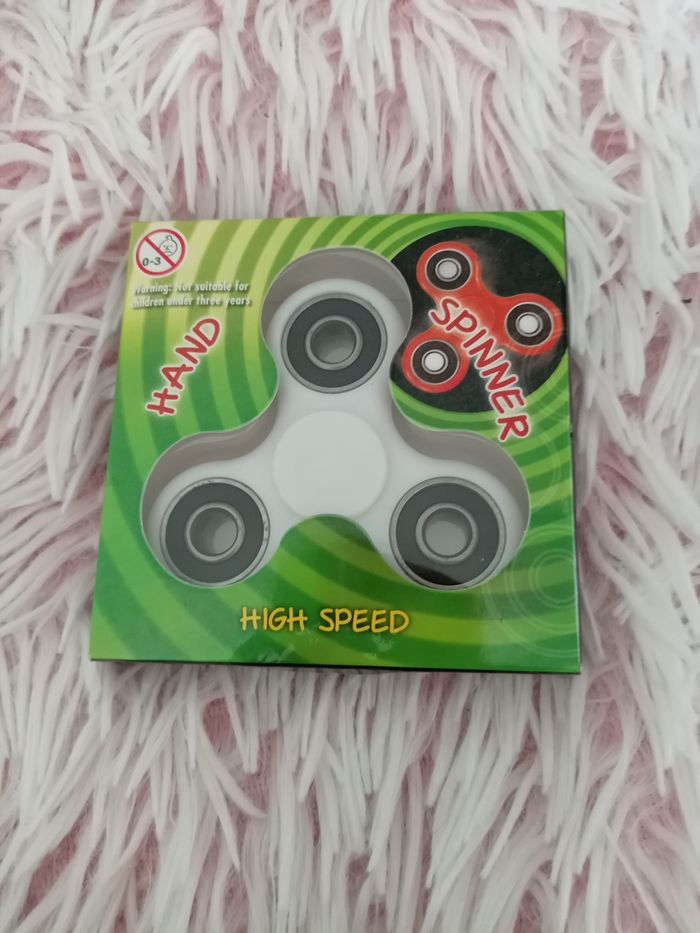 Hand spinner