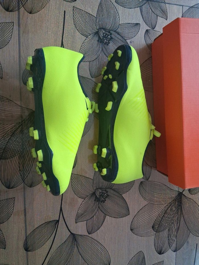 Crampon nike phantom taille 35 excellent etat - photo numéro 3