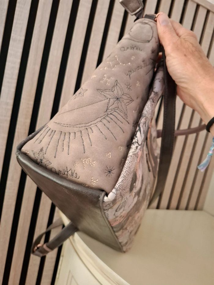 Sac à main et bandoulière Anekke marron theme espace lune spacial - photo numéro 4