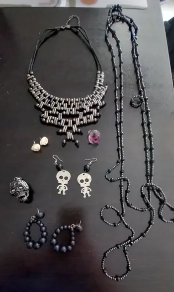 Lot de bijoux