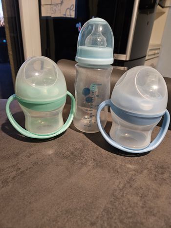 Lot biberon et 2 tasses d'apprentissage 