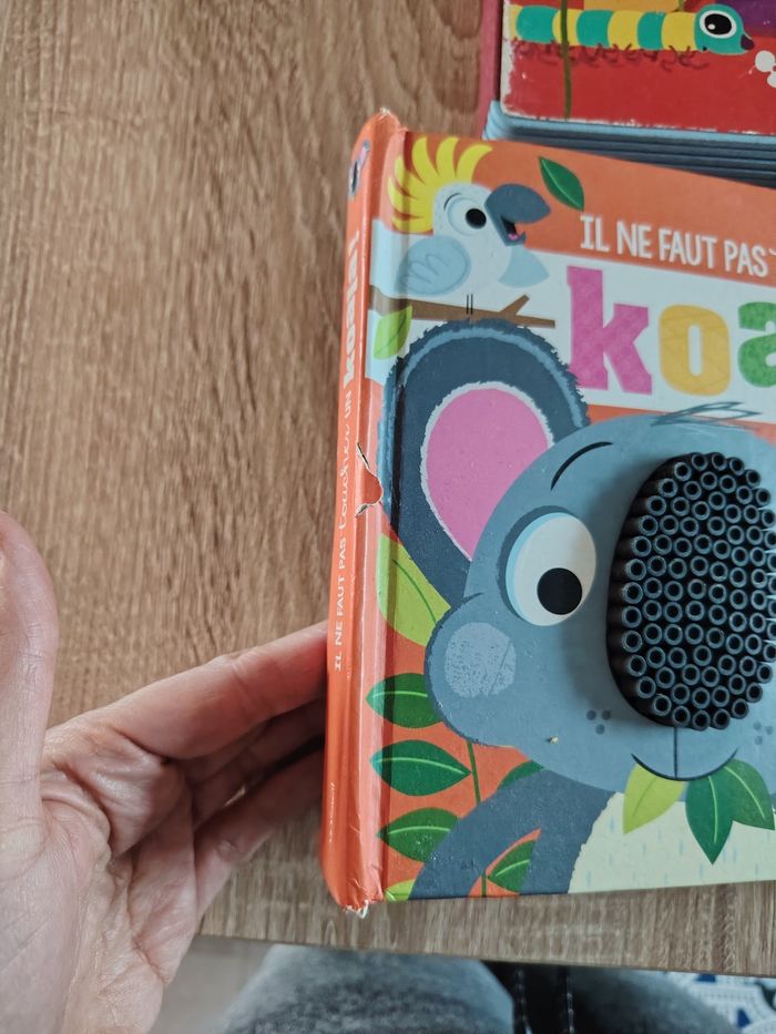 Lot de 3 livres bébé sur le toucher bon etat - photo numéro 3