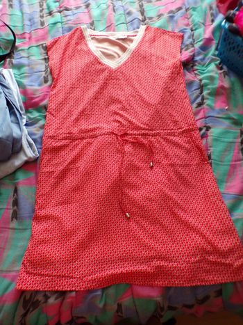 Jolie robe rouge taille L