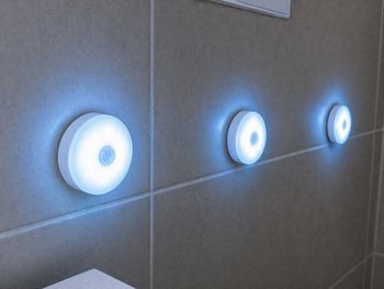 Lot de 3 veilleuses LED détecteur de mouvement neuves