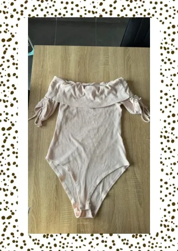 Body rose côtelé épaules dénudées Jennyfer - Taille M