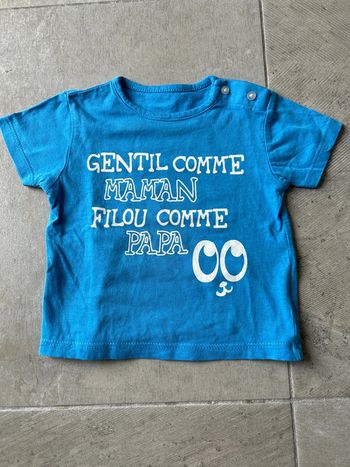 T shirt bleu bébé 9 mois