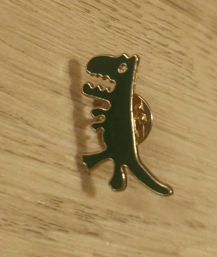 Pin's dinausore vert neuf - photo numéro 2