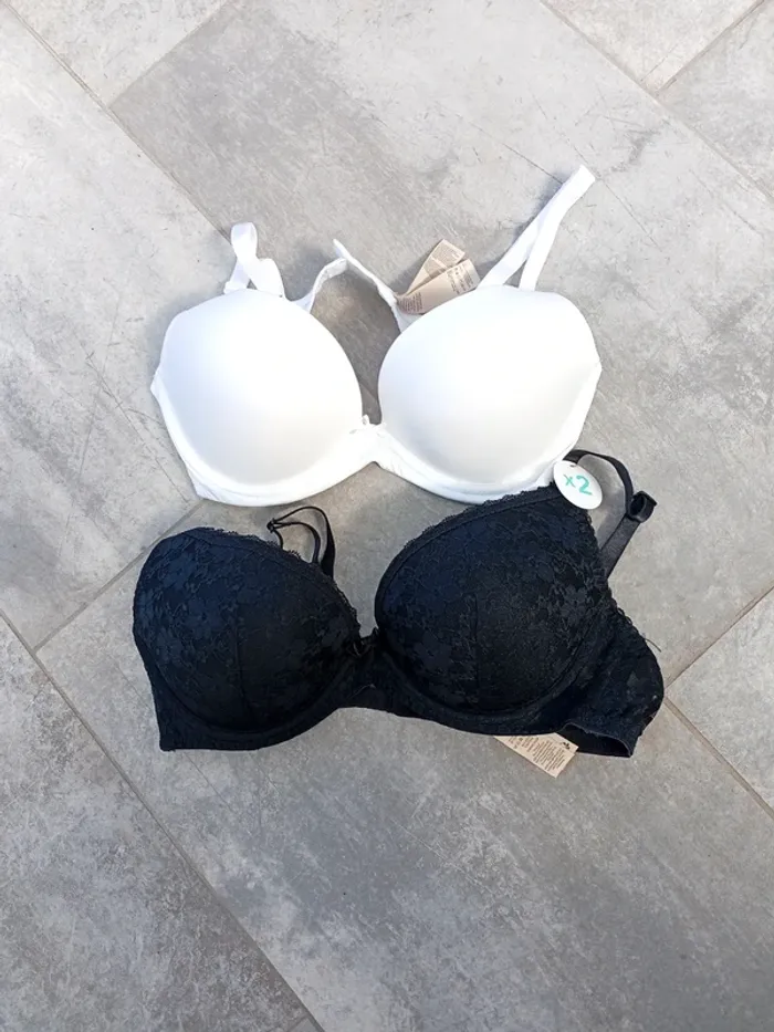 Lot de 2 soutien gorge neufs