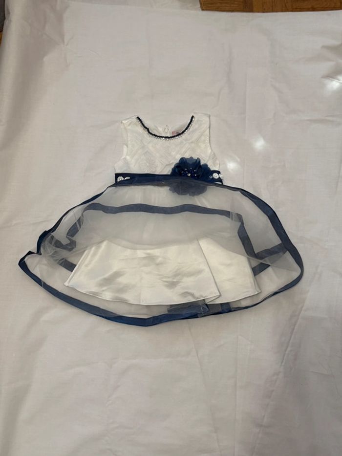 Robe festive pour bébé - photo numéro 3