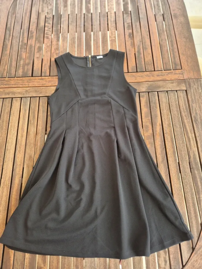 Petit robe noire patineuse Pimkie T.38 neuve - photo numéro 3