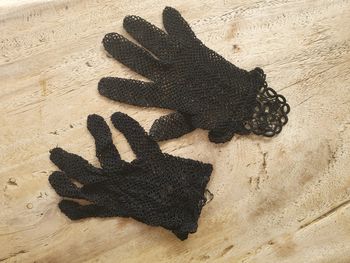Gants dépareillés au crochet vintage