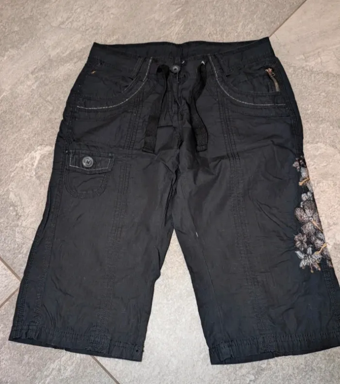 Pantacourt noir femme S 36