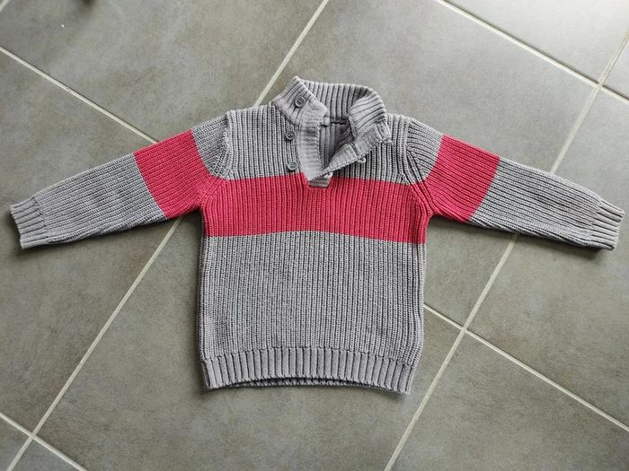 Pull grosses mailles avec 3 boutons 4 ans - photo numéro 3