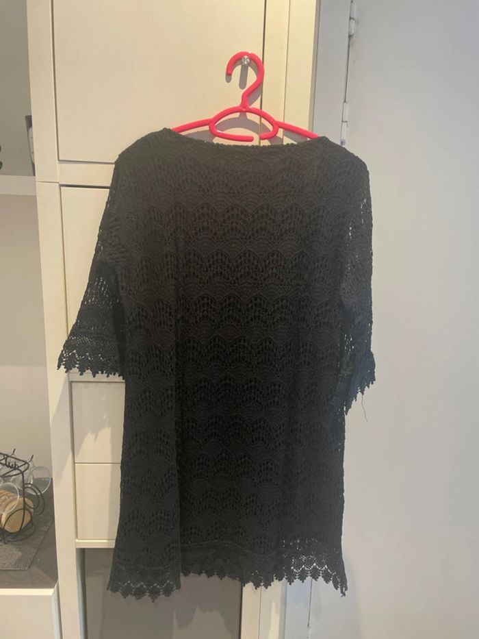 Robe noire effet dentelle - photo numéro 3