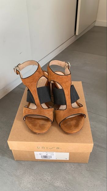Sandales à talon