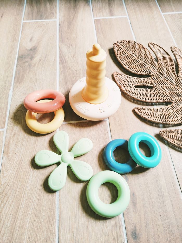 🌴Palmier/tour avec anneaux multicolores à empiler en plastique marque Smoby - photo numéro 2