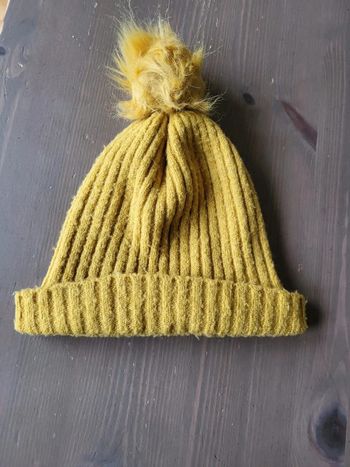 Bonnet jaune moutarde à pompon La Halle