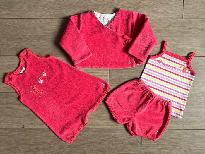 Lot de vêtements Natalys T-6 mois - photo numéro 9