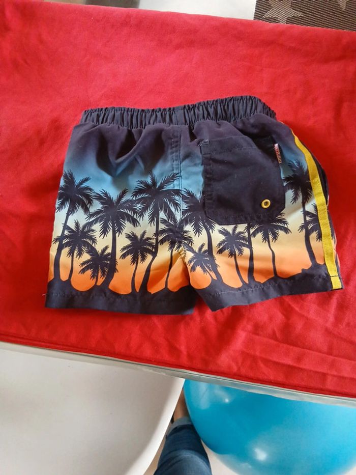 Short de bain 5 ans - photo numéro 3