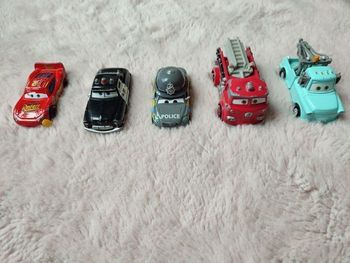 Lot 1 de 5 voitures car's Disney Pixar