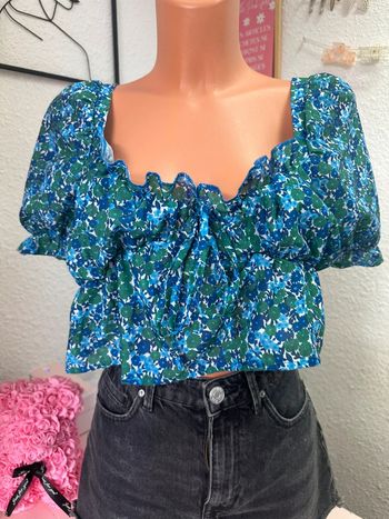 Blouse fleurie à volants taille M