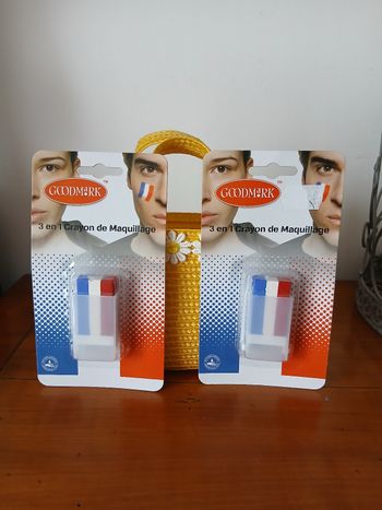 Lot 2 Bâtons maquillage tricolores /France