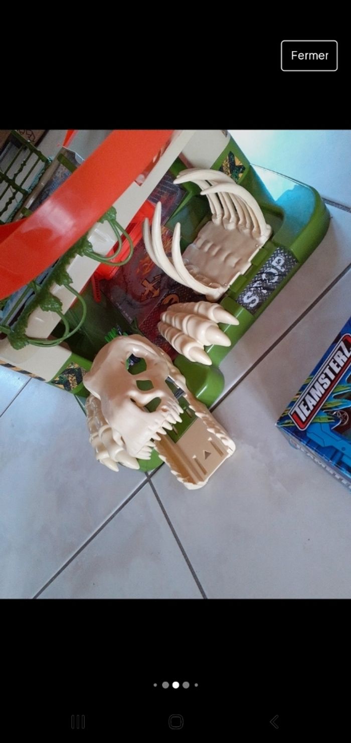 Beau jouet complet garage voitures monstres beast machines - photo numéro 3