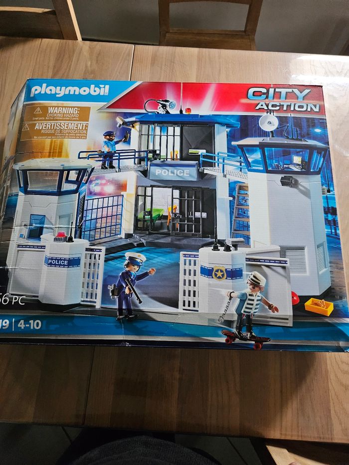 Playmobil commissariat de police