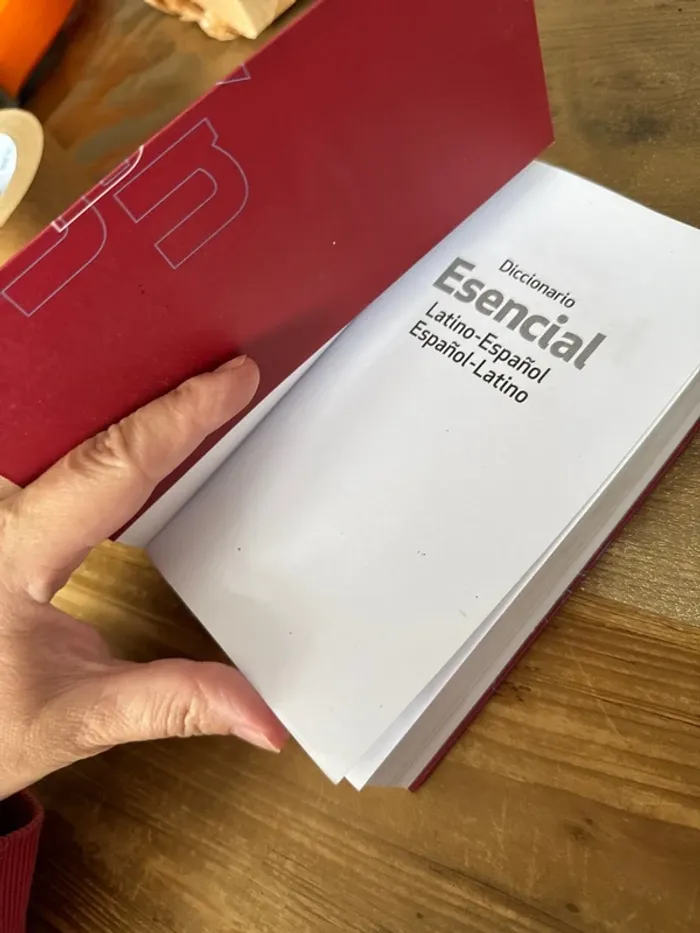 Diccionario esencial latino- español español-latino - photo numéro 5