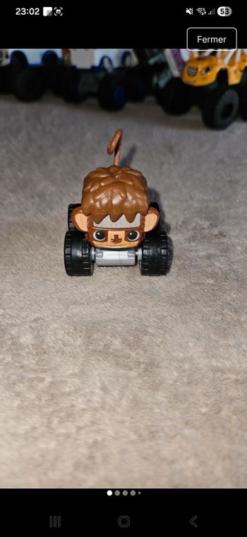 Voiture singe blaze monster machines en très bon