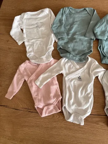 Lot de 8 bodies manches longues croisés