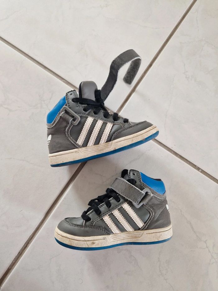 Baskets Adidas enfant taille 24 - photo numéro 6