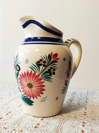 Pichet en faience Bretonne