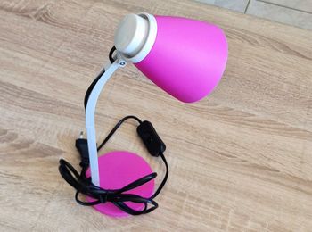Lampe de bureau LED Rose - Neuf