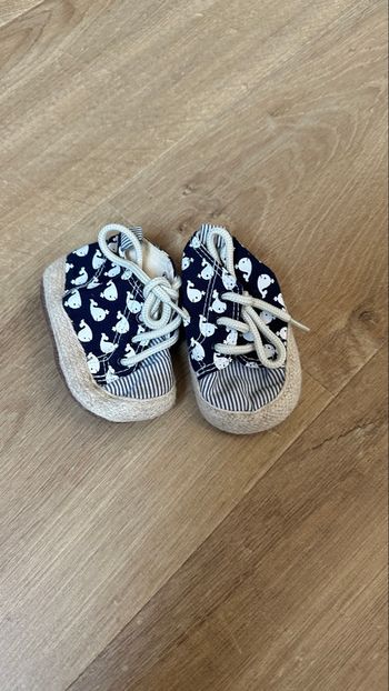 🍁 Chaussures légères rayées motif baleine – Vertbaudet – Taille 18/19 – Bon et attends 