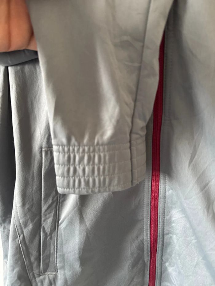 Veste Puma grise et rouge à zip – Taille M – Très bon état - photo numéro 5