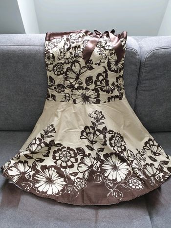 Jolie robe beige et marron