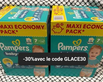 Deux cartons de couches Pampers taille 7 normal
