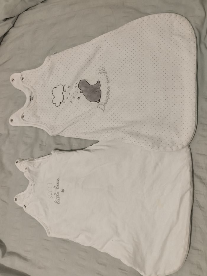 Lot 2 gigoteuses blanches Kiabi 0-6mois