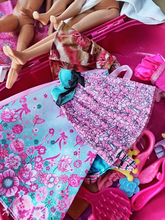 Lot de 4 poupées Barbie : 3 adultes blondes + 1 ado - photo numéro 4
