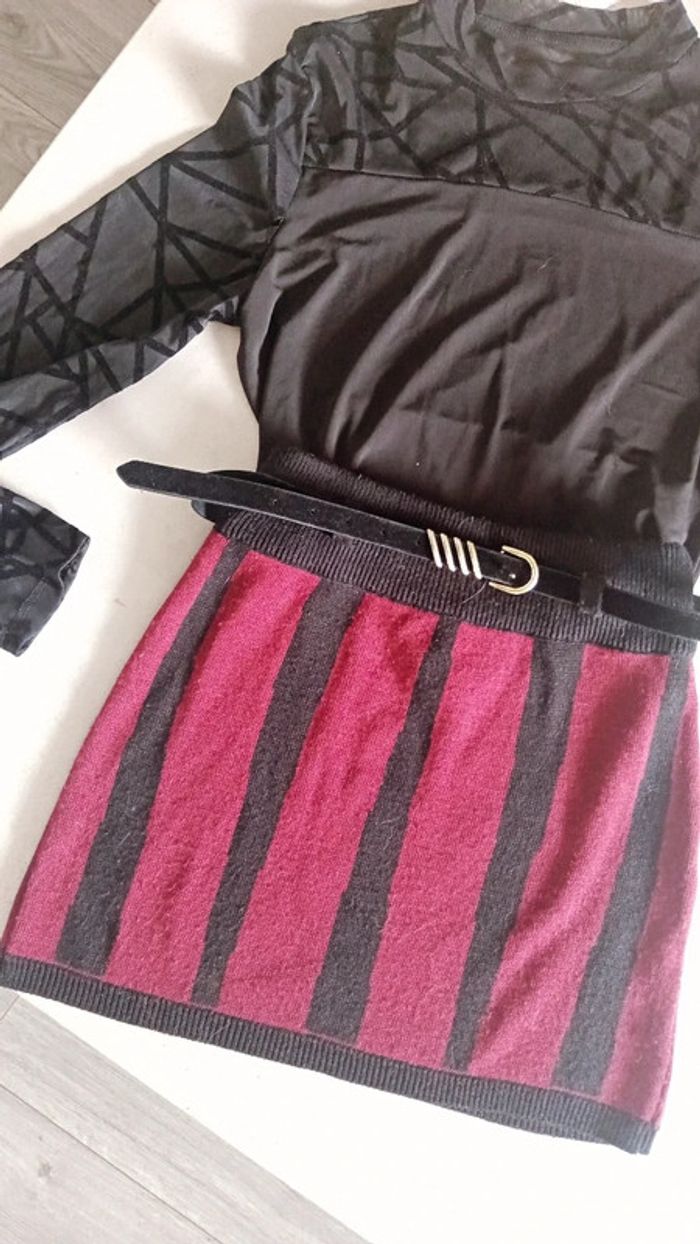 Jupe courte noire et rouge - photo numéro 2